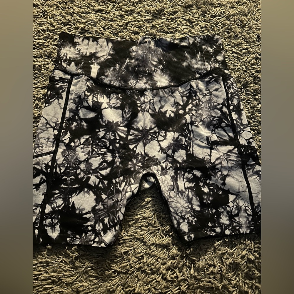 pink active shorts